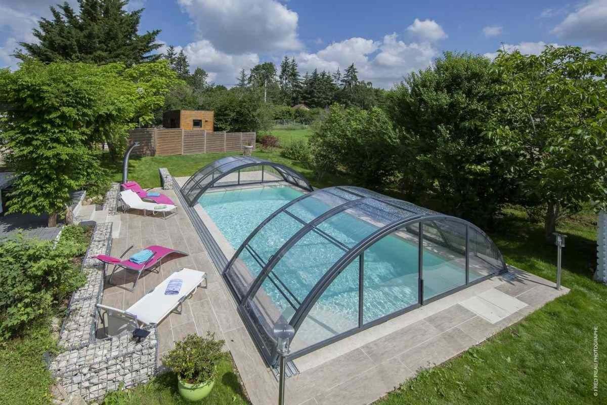 Au Coeur Du Bien Etre, chambre d'hôtes avec piscine chauffée et couverte, SPA, sauna, massages Monteaux Exterior foto