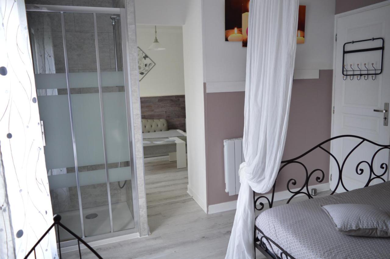 Au Coeur Du Bien Etre, chambre d'hôtes avec piscine chauffée et couverte, SPA, sauna, massages Monteaux Exterior foto