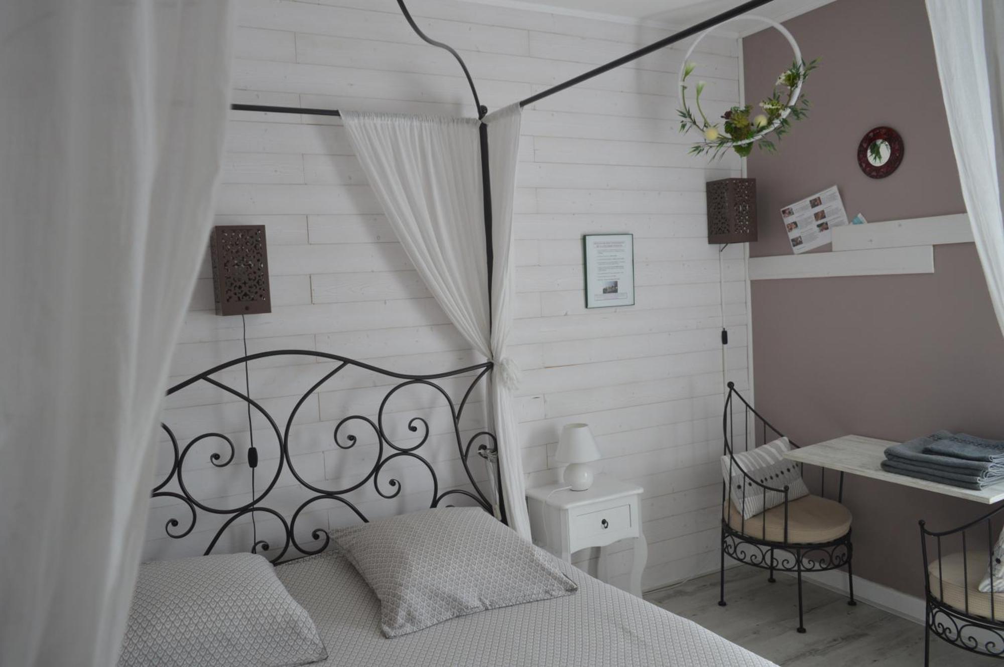 Au Coeur Du Bien Etre, chambre d'hôtes avec piscine chauffée et couverte, SPA, sauna, massages Monteaux Exterior foto